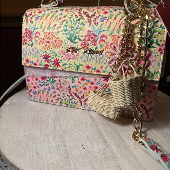 Betsey Johnson Floral Satchel NWT Ditsy Garden Top Handle Crossbody Cottagecore - Picture 3 of 12